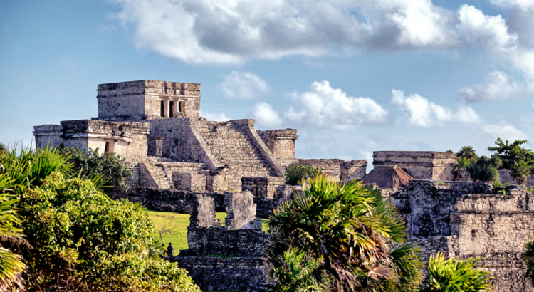 Mexiko Tulum Pyramide iStock vwalakte.jpg