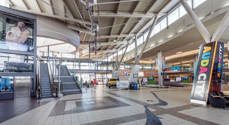 Kanada Saskatchewan Regina Airport.jpg