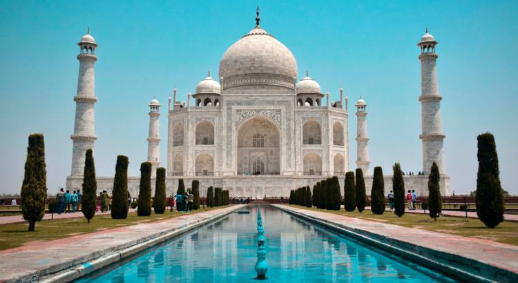 Fernreise 2 Taj_Mahal_jovyn-chamb-iWMfiInivp4-unsplash.jpg