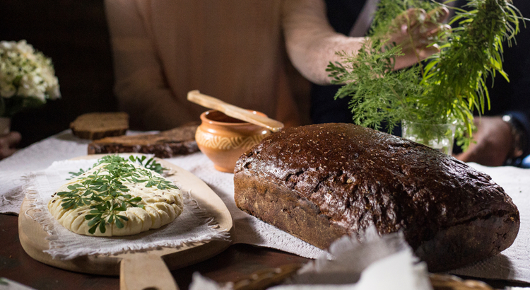 Litauen Brotzeit Foto Julius Adomavičius.jpg