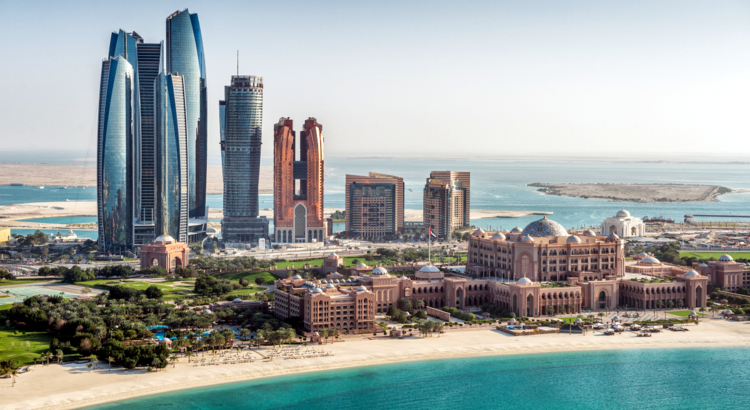 Fernreise 1 EL_Abu Dhabi_Corniche Bay_iStock_494812908.jpg