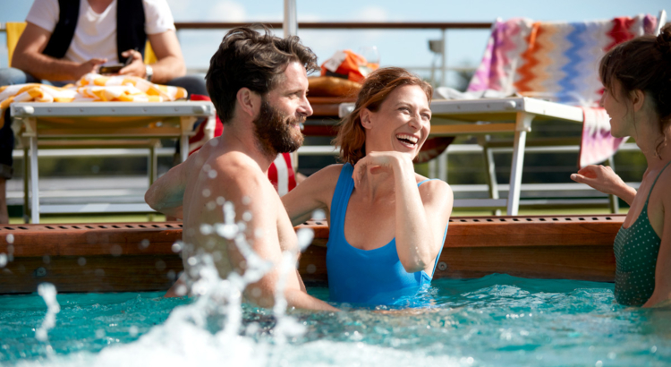 A-ROSA DO POOL PAAR.jpg