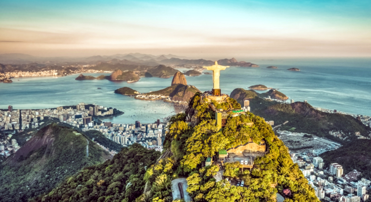 Fernreise 7 EL_Brasilien_Christus_Statue_&_Guanabara_Bucht_shutterstock_435627745_02.jpg